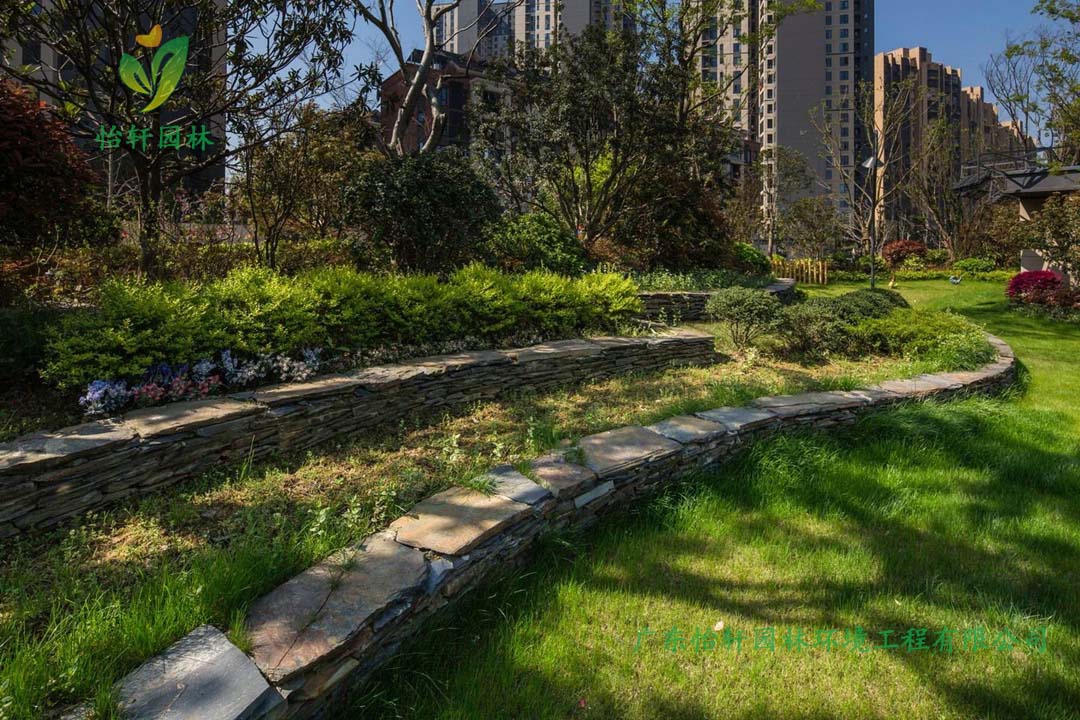 萬科魅力之城小區(qū)公園綠化工程實景圖
