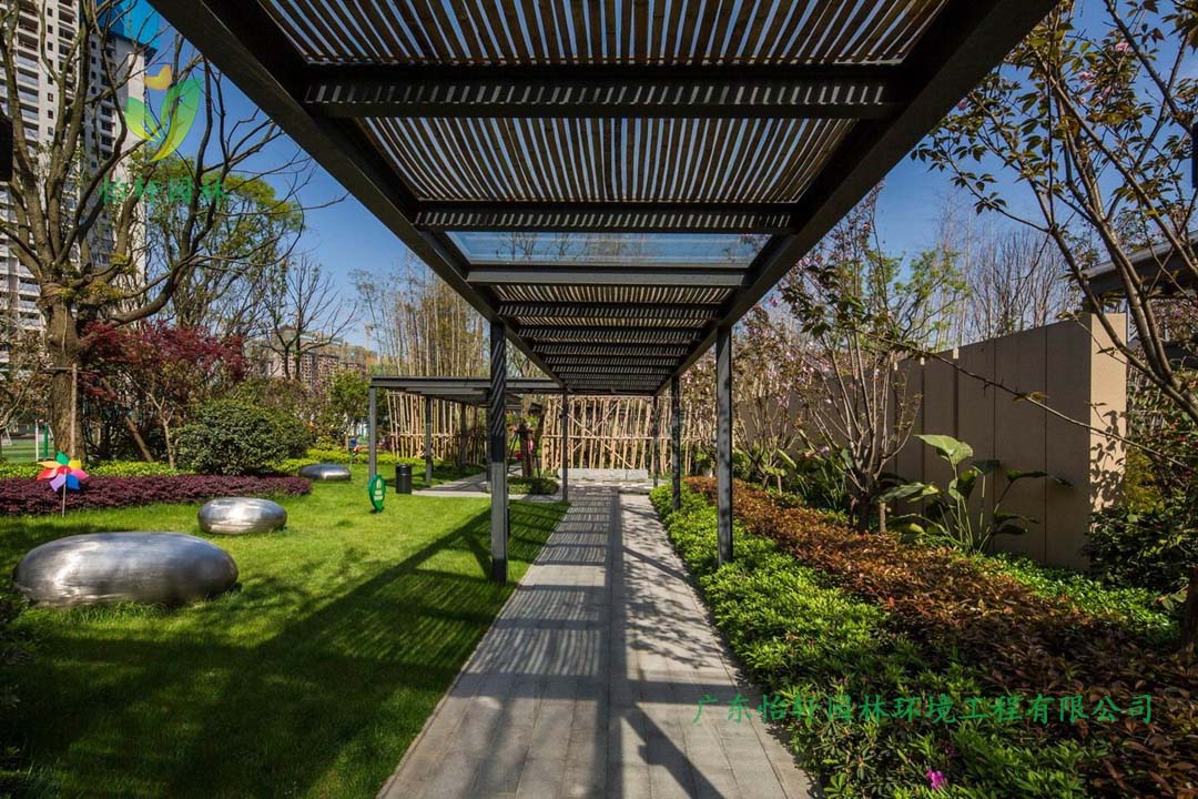 萬科魅力之城小區(qū)公園綠化工程實景圖
