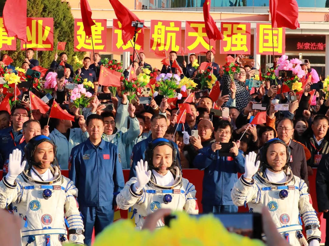 神十七乘組，領(lǐng)命出征！